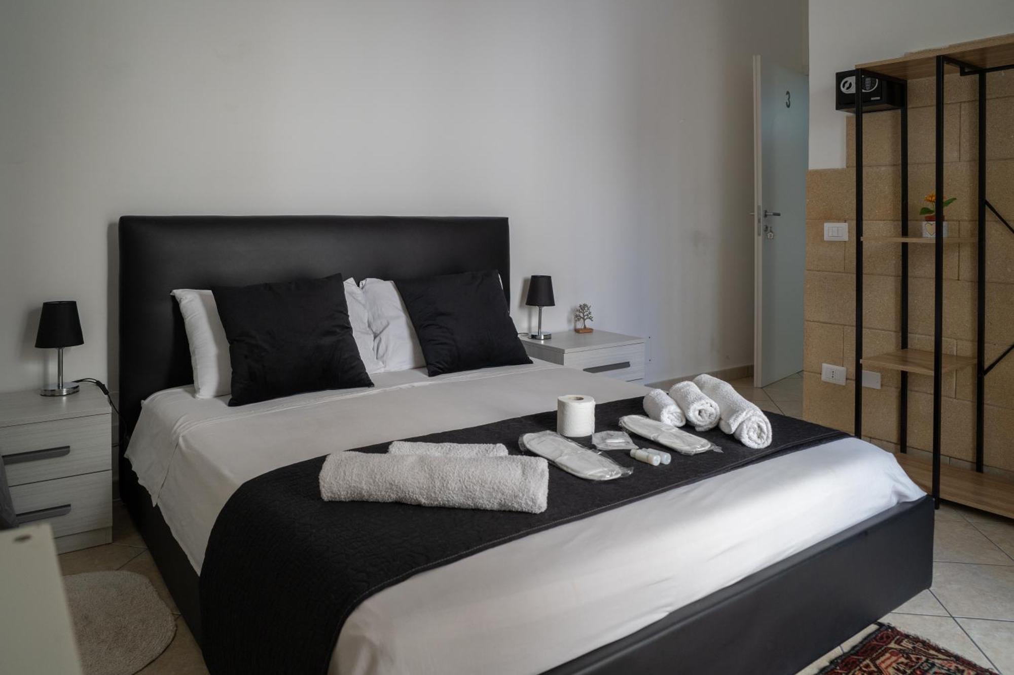 Whitehouse Bed & Breakfast Lecce Exterior foto
