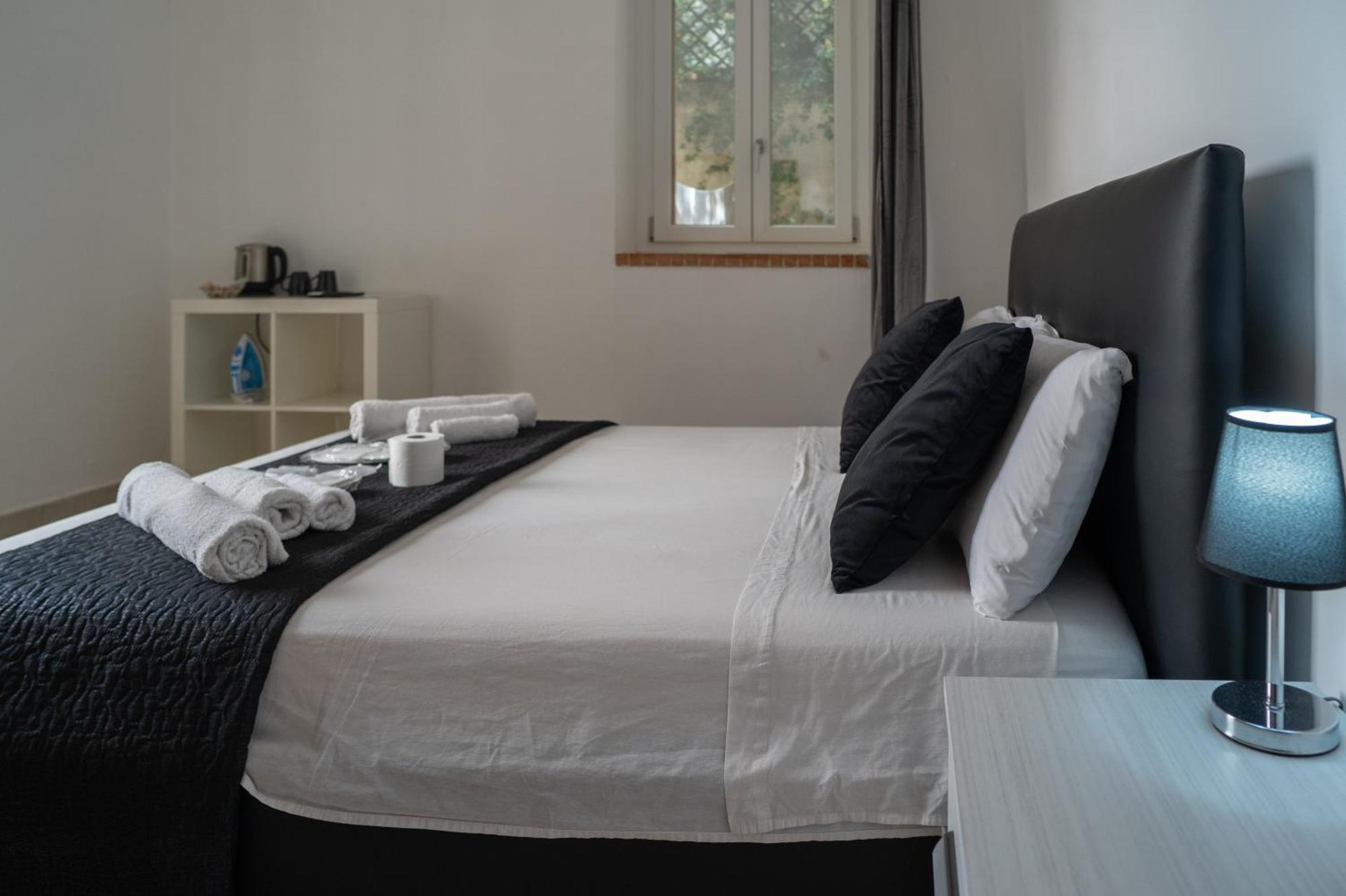 Whitehouse Bed & Breakfast Lecce Exterior foto